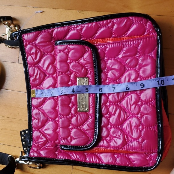 NWOT Betsey Johnson hot pink, red & black quilted hearts crossbody bag. - Picture 10 of 16